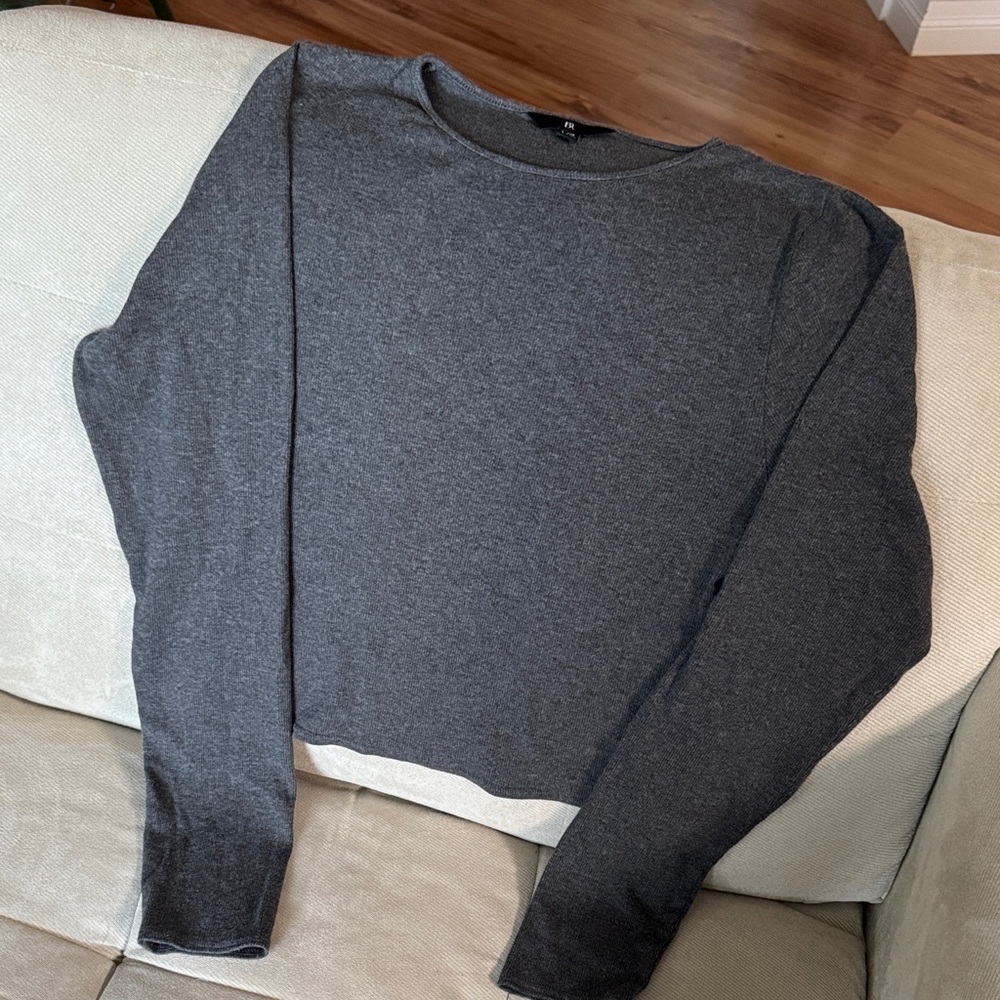 FREE ADD-ON Banana Republic Cropped Long Sleeve Top, Sz L